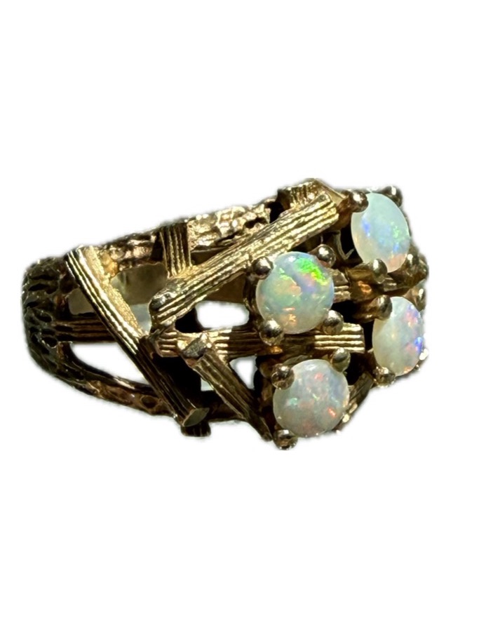 Vintage 10k Yellow Gold Opal Ring Vintage 10k Yellow Gold Opal Ring